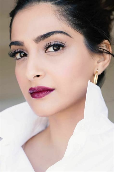 Pin On Bl3rabi Sonam Kapoor Indian Bollywood Actress Sonam Kapoor