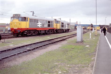 Class 31 Diesel Photo Gallery - 31327 photo area