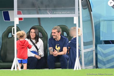 Antoine Griezmann En Famille Avec Sa Femme Erika Choperena Et Leurs