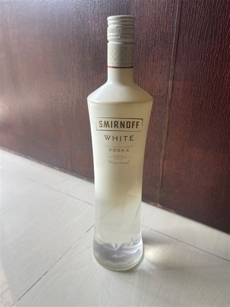 Smirnoff L Food Drinks Alcoholic Beverages On Carousell