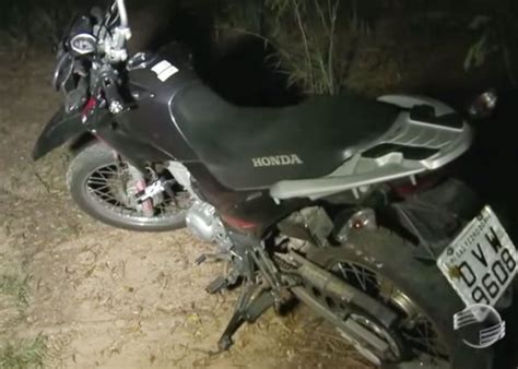 Bandidos apontam arma para criança durante roubo de moto Cidadeverde