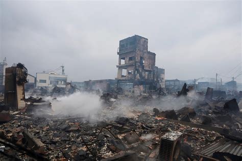 Elevan a 73 los muertos tras el terremoto en el oeste de Japón