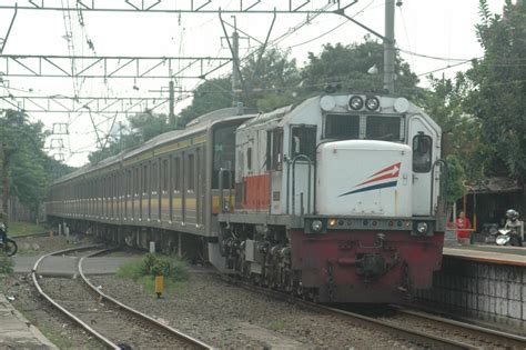 Galeri Foto Penurunan Krl Seri 205 Jalur Nambu Terakhir