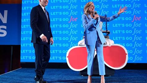 Wahlkampf in den USA First Lady im Fokus Jill Biden kämpft für ihren