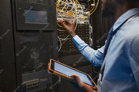 Premium Photo Cropper Portrait Of African American Network Engineer