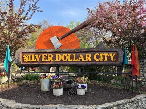 What it's like to visit 1880s theme park Silver Dollar City