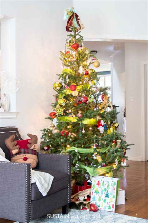 Traditional Family Christmas Tree + Tree Decor Blog Hop! – Sustain My ...