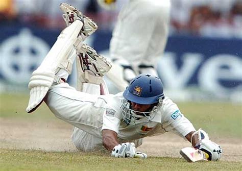 Tillakaratne Dilshan Dives For His Ground But Narrowly Fails To Make It