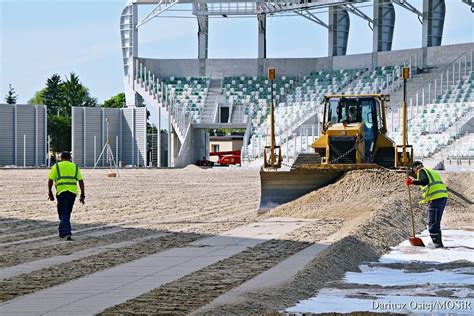 Radomskie Centrum Sportu Murawa na płytę boiska przyjedzie z Węgier