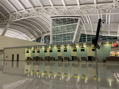 The Eerily Quiet Algiers Airport - Live and Let's Fly