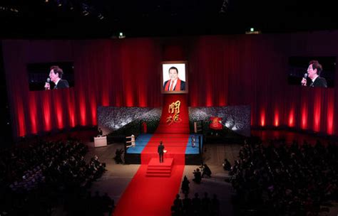 古舘伊知郎氏猪木さんを実況で送り出す彼岸への花道ゆっくりと猪木が遠ざかっていく プロレス 日刊スポーツ