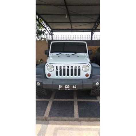 Mobil Jeep Wrangler Rubicon JK Sport X Bekas Tahun 2013 4WD Murah Harga