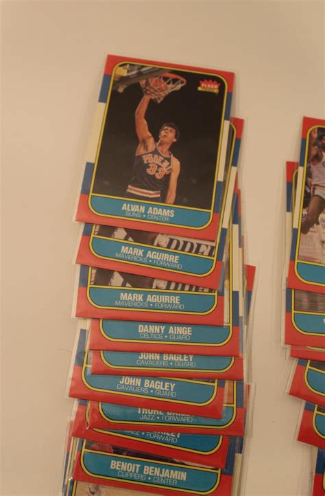 Lot Fleer Basketball Cards