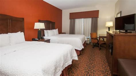 Hampton Inn and Suites Waxahachie, TX Hotel