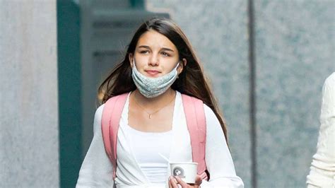 Suri La Hija De Tom Cruise Dice Adi S A La Adolescencia Y Se Deja Ver