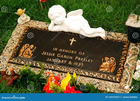 The Grave Elvis Presley`s Mother, At Graceland Editorial Photo ...