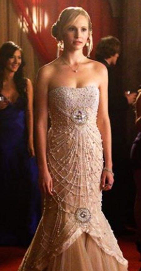 I Loved Caroline S Dress In Season Four Episode Called Pictures Of