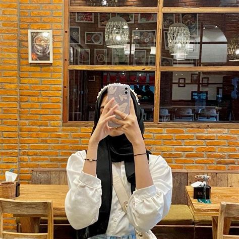 Pin Oleh Ootdkorea Shopee Di Ootd Outfit Hijab Gaya Hijab Sepatu