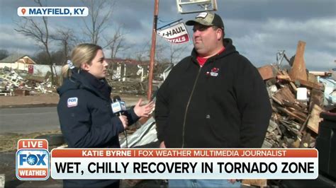 Volunteers feeding thousands after Mayfield tornado | Fox Weather