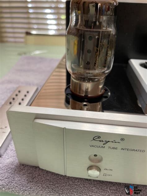 Cayin A T Vacuum Tube Integrated Amplifier Gold Lion Kt S Photo