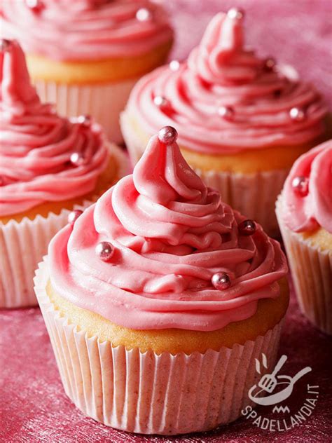 Cupcakes Alla Mousse Di Fragola Spadellandia It