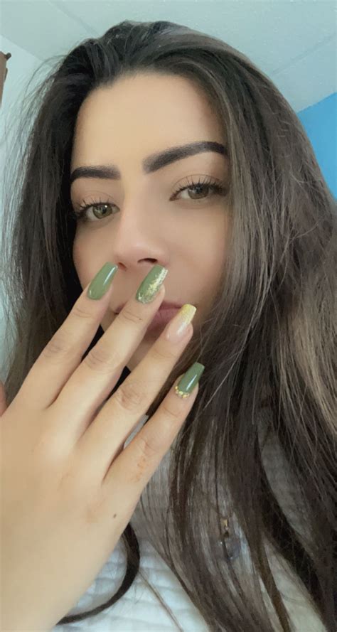 Nails Olive Green En U As Verdes U As Acr Licas Verdes U As