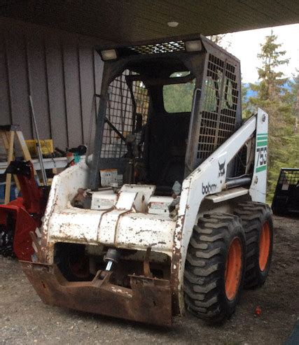 Bobcat 753 skidsteer with 4 attachments | Heavy Equipment | Nelson | Kijiji