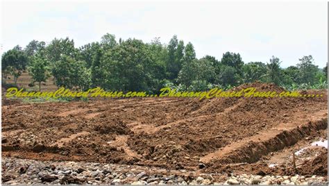 Persiapan Lahan Konstruksi Baja Breeding Farm 2 Lantai Dhanang