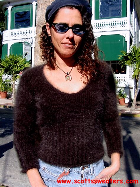 301 001 Woman S Angora Sweater