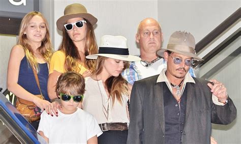 Johnny Depp & Family: PICS Of The Actor & His Kids – Hollywood Life