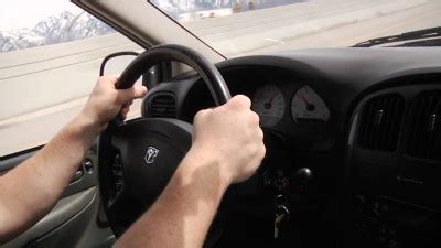 Car Driving Tips For Beginners And Learners | CarTrade Blog