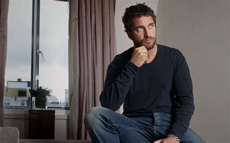 gerard-butler-wallpaper-actor-hollywood-desktop-screensaver-background ...