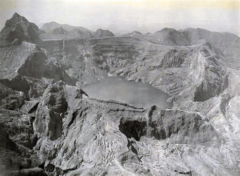 Pertanda Dari Gunung Historia