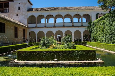 Premium Photo The Courtyard Of The Palace Of The Alhambra