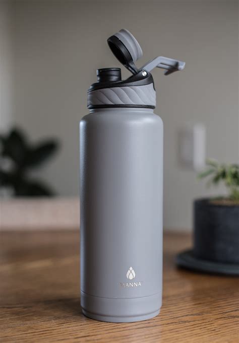 Manna Water Bottle Review: As Good as S'Well or Klean Kanteen?