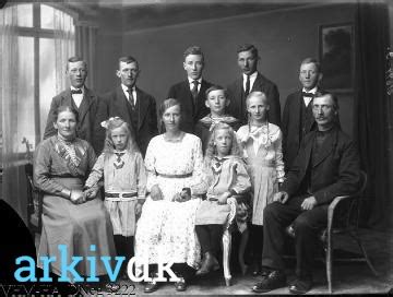 Arkiv Dk Chr Mikkelsen Med Familie