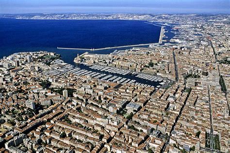 Vues aériennes du centre ville de Marseille PAF