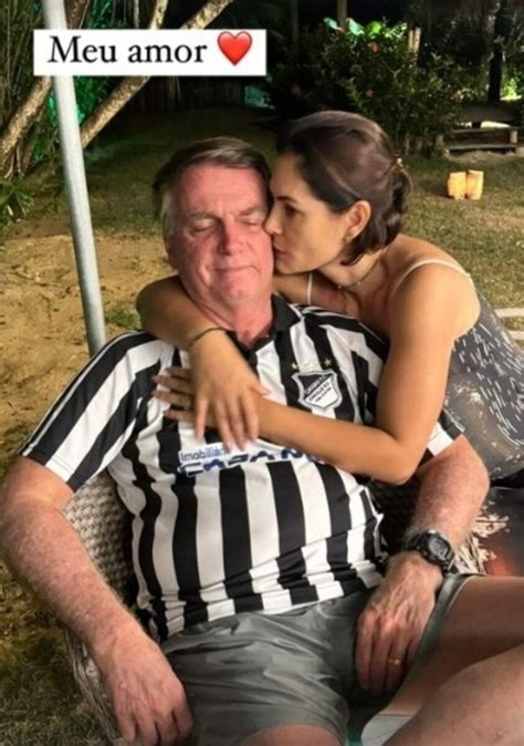 Michelle Bolsonaro Se Declara Ao Marido Após Indiciamento Do Ex