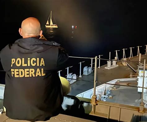 Notícias Marinha e Polícia Federal encontram 2 toneladas de haxixe em