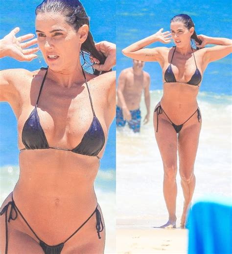 biquíni cavadíssimo Deborah Secco curte sol na praia e exibe