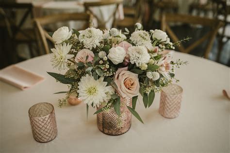 Blush And White Wedding Flower Centerpie