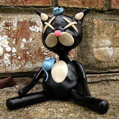 10 Interesting Cat Sculptures - Love Meow