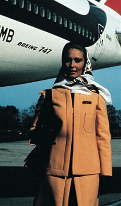 Ultimo Volo Alitalia 74 Anni Di Storia Della Moda Attraverso Le Divise