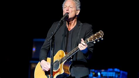 Lindsey Buckingham Announces First Solo Album in a Decade