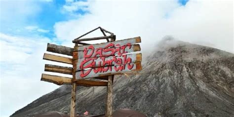 Pasar Setan Bubrah Gunung Merapi Menahan Pendaki Wna Spanyol