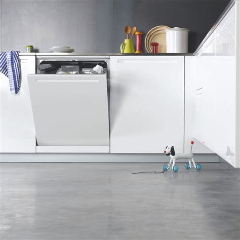 How to clean a dishwasher filter - 5 simple steps | Ideal Home