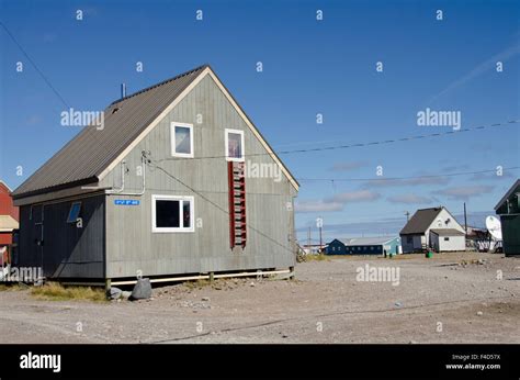 Canada First Nations Housing Hi Res Stock Photography And Images Alamy