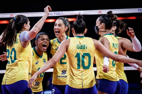 Seleção feminina de vôlei vence o Japão e faz final da Liga das Nações