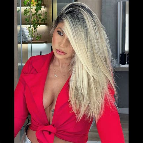 Foto Dani Souza Ex Panicat Conhecida Como Mulher Samambaia Relembrou