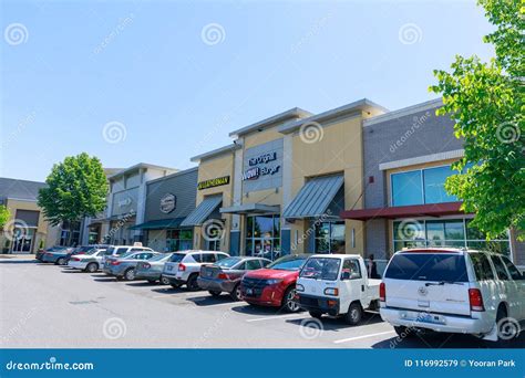 Cascade Station, Shopping Center in Portland, Oregon Editorial Stock ...